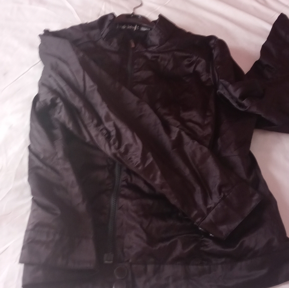 Cute Black Jacket - Picture 2 of 6